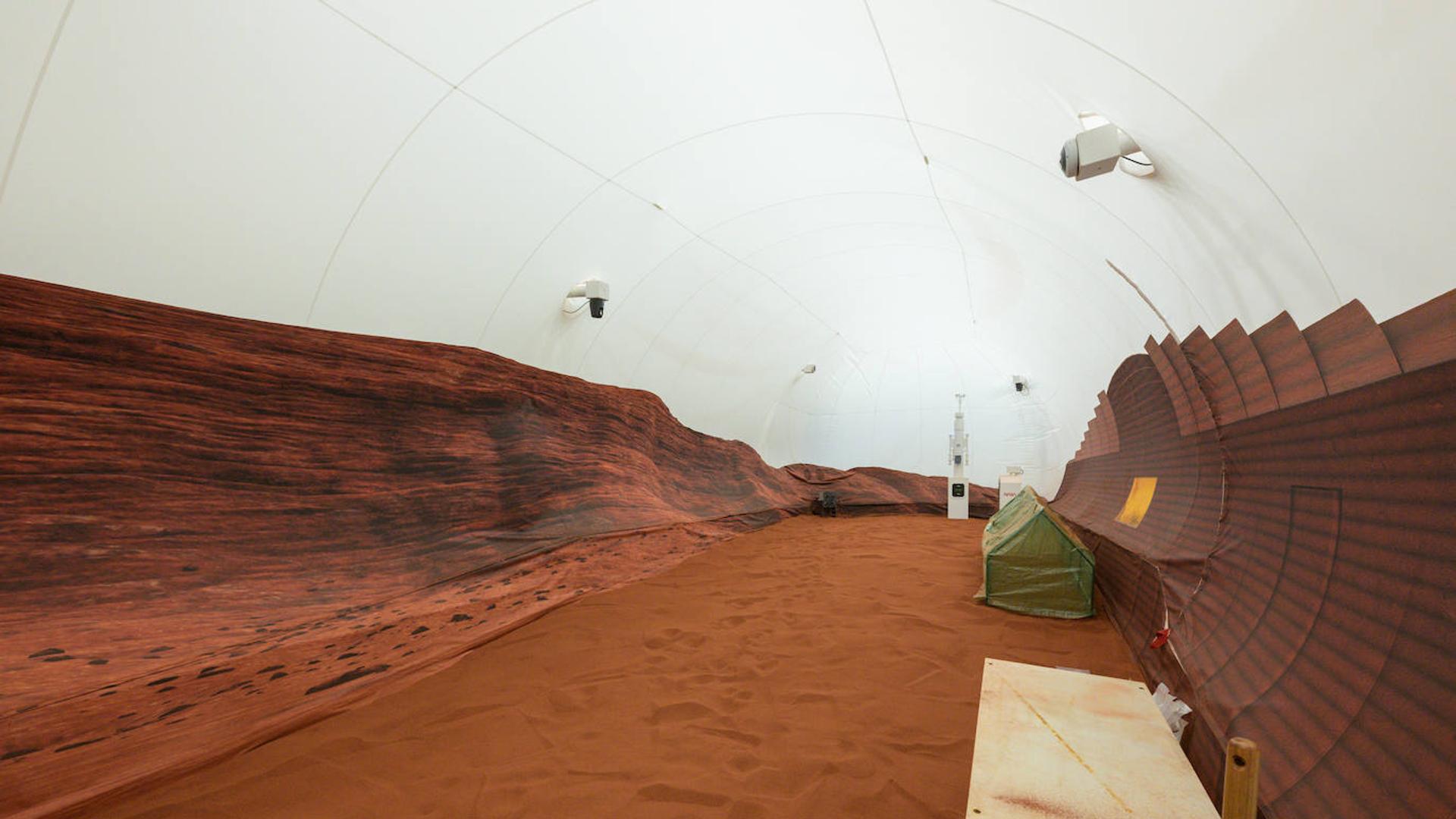 NASA experimenta con cuatro personas en simulación de Marte