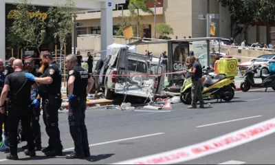 Video: Un terrorista embiste con su auto y luego apuñala a peatones en Tel Aviv