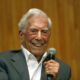 Hospitalizan al escritor Mario Vargas Llosa por Covid