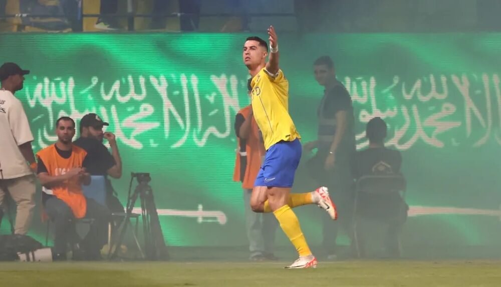Video: Cristiano Ronaldo mete un gol sin ver la portería en la Saudi Pro League