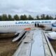 Video: Avión de Ural Airlines realiza un aterrizaje forzoso en un campo de Rusia