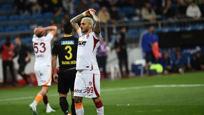 Video: Increíble como falla un penal Mauro Icardi en la Super Liga turca