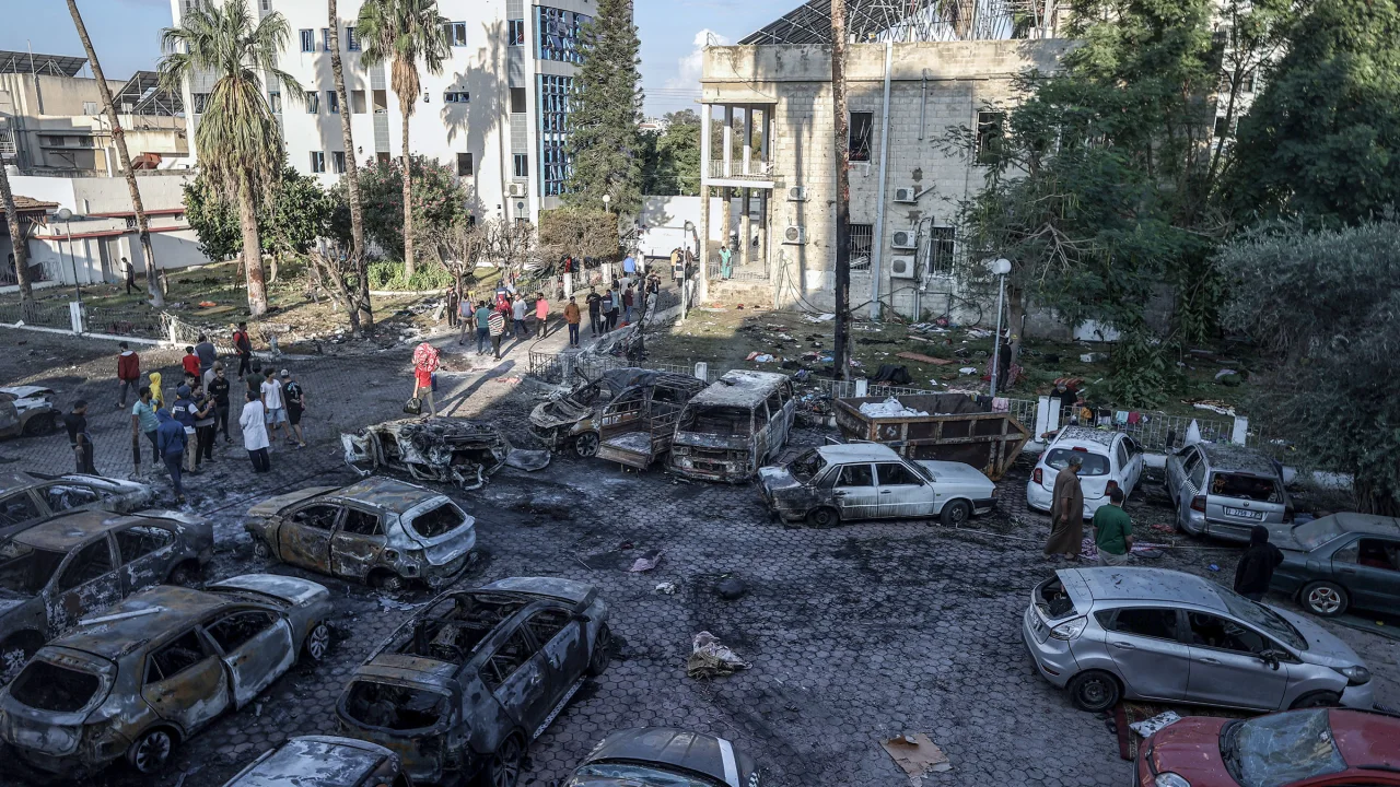 Atacan el hospital Al-Ahli de Gaza, hay cientos de muertos