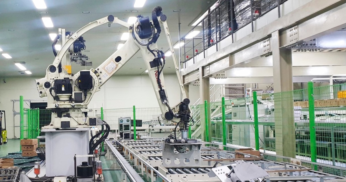 Robot industrial confunde a obrero con caja y lo aplasta en planta de Seúl