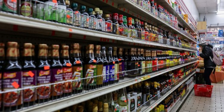 Inflación en México repunta en la primera quincena de febrero, pero permanece dentro del rango de Banxico