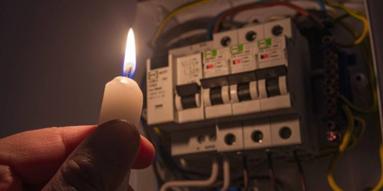 Apagon masivo en la peninsula de Yucatan deja a millones sin electricidad