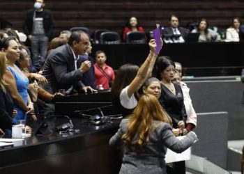 Cuauhtemoc Blanco conserva el fuero como diputado