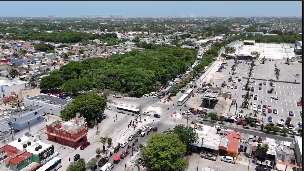 Nuevos semaforos en la Av 135 de Cancun Mejoras viales para mayor seguridad