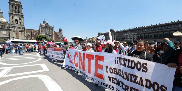 Paro nacional de 72 horas de la CNTE contra la reforma a la ley del ISSSTE