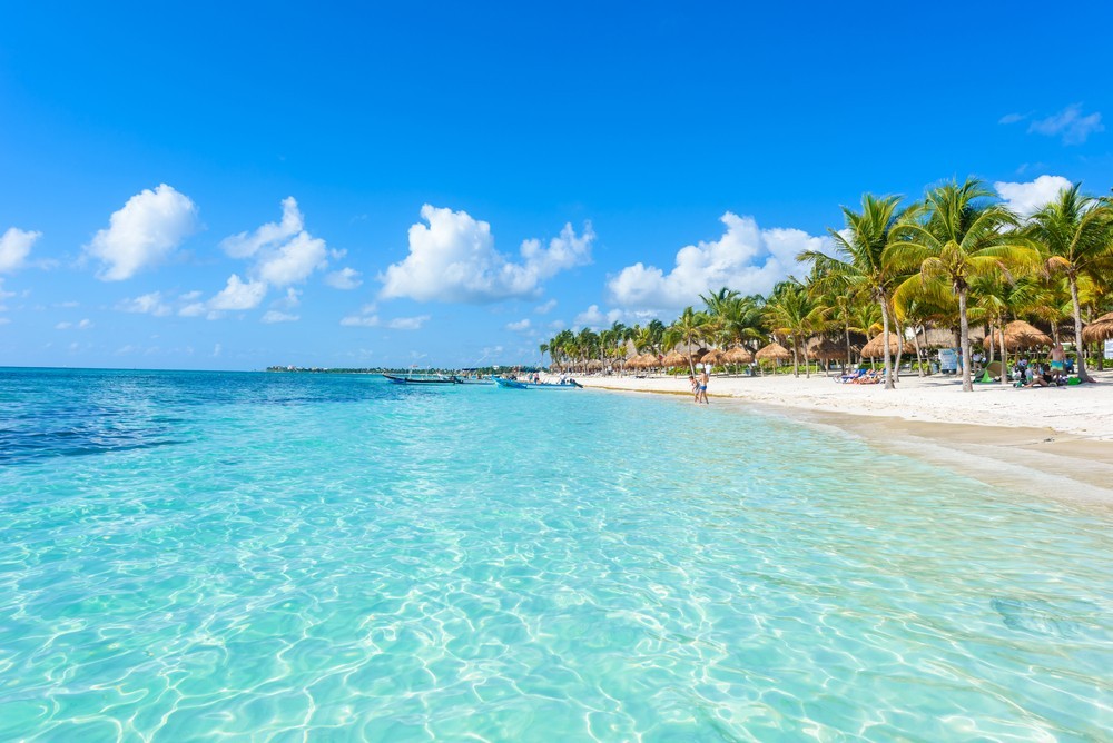  Vista panorámica de Playa del Carmen, destino turístico reconocido a nivel mundial.