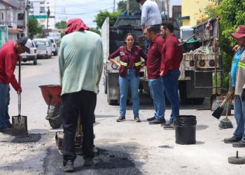 Ana Paty Peralta mantiene programa de bacheo en Cancún