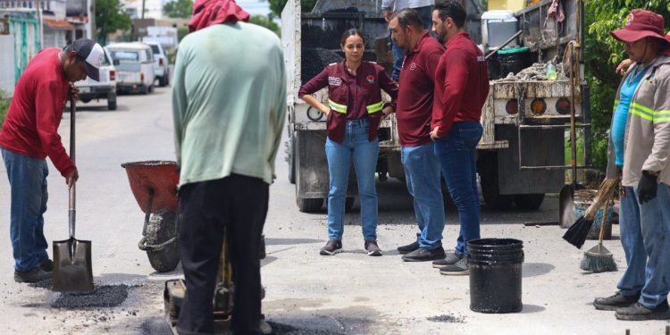 Ana Paty Peralta mantiene programa de bacheo en Cancún