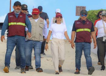 Supervisa Ana Paty Peralta playas en Cancún