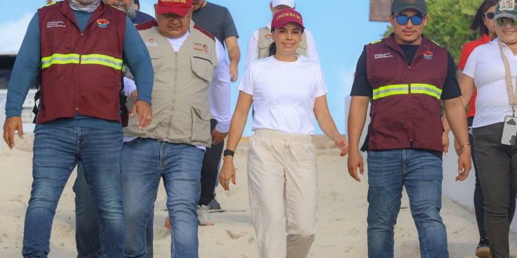 Supervisa Ana Paty Peralta playas en Cancún