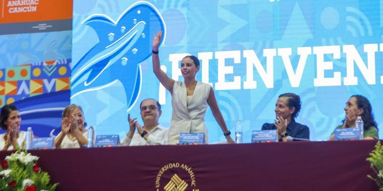 Ana Paty Peralta, atestiguó la inauguración del Premio Lidera 2025, de la Red de Colegios Altius y la Red Prepa Anáhuac