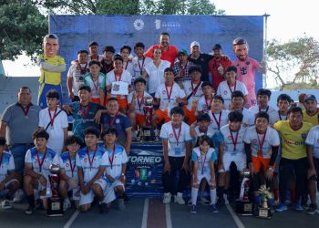 Ana Paty Peralta clausura el “Torneo de Fútbol 7 Interregiones 2025”