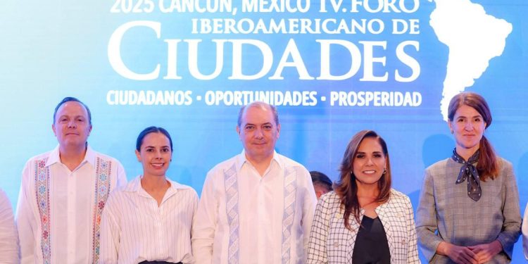 Clausuran con éxito el IV Foro Iberoamericano de Ciudades Cancún 2025