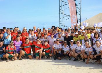 Realizan el torneo de fútbol playero “Cancún Nuuch League 2025”.