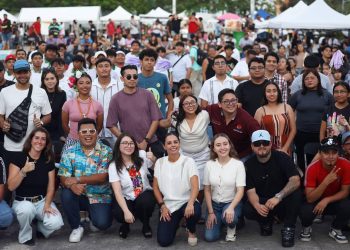 Ana Paty Peralta, encabezó el festival “Juventud es Poder”, en la explanada del Gimnasio Cecilio Chi en Cancún