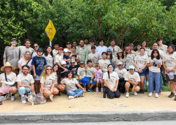 Ana Paty Peralta realiza limpieza del Paseo Coatí de la Supermanzana 64 de Cancún