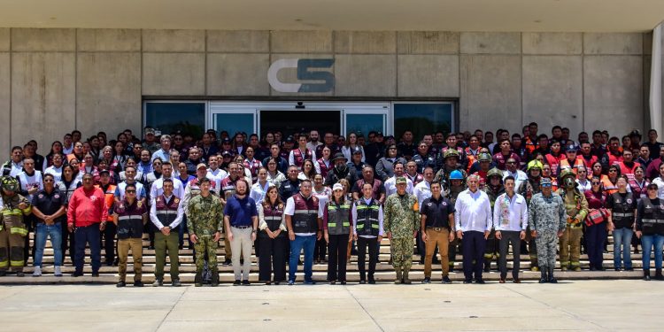 Realizan Primer Simulacro Nacional de Protección Civil 2025, en el Puesto de Comando del C5 en Cancún