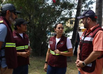 Frente frío No. 37; Ana Paty Peralta supervisa desazolve de pozos en Cancún