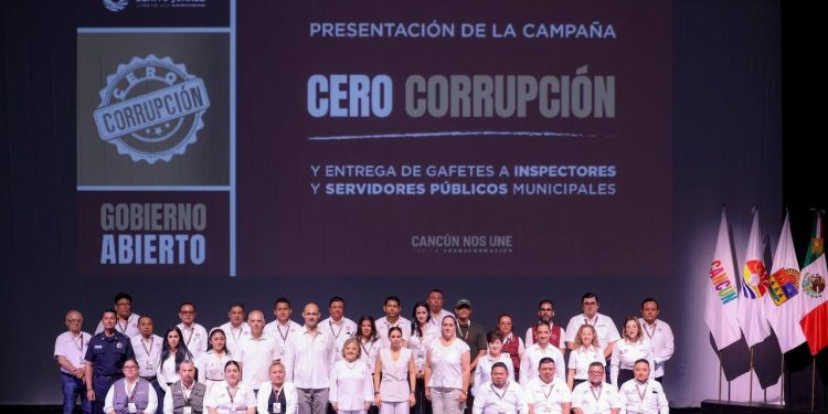 Ana Paty Peralta presenta campaña “Cero corrupción” en Cancún