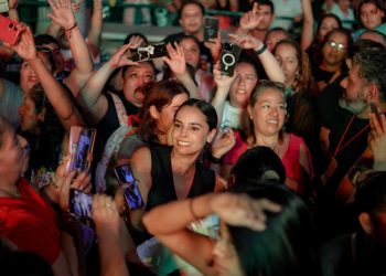 Ana Paty Peralta se une a las actividades del “Carnaval Cancún 2025”