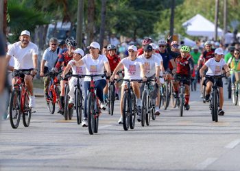 Realizan la segunda edición del “Paseo Cancunense” en Cancún