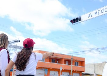 Ana Paty Peralta, supervisó el funcionamiento del nuevo cruce semaforizado ubicado en Av. Politécnico con Av. México en Cancún