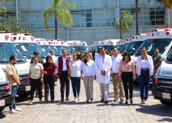 Entregan 20 nuevas ambulancias para traslados programados en los ejercicios 2025, 2026, 2027 y 2028 al IMSS en Quintana Roo