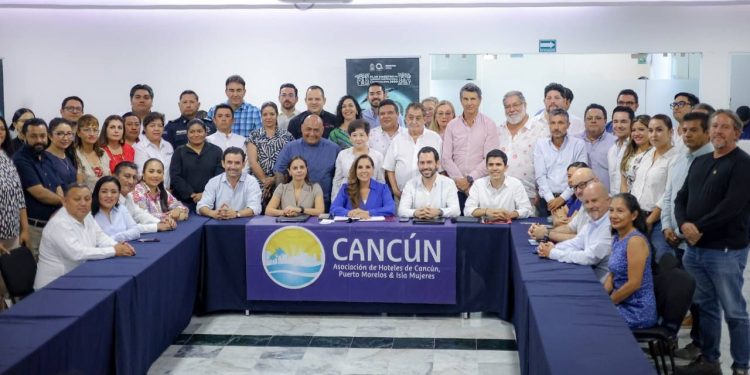 Ana Paty Peralta, participó en la Primera Sesión Ordinaria del Consejo Consultivo de Turismo de Quintana Roo 2025