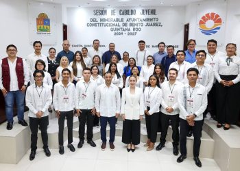 Ana Paty Peralta, convivió con los 17 integrantes del “Cabildo Juvenil 2025”