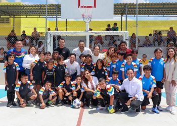 Inauguran canchas de usos múltiples en el Fraccionamiento Paseos del Mar en Cancún