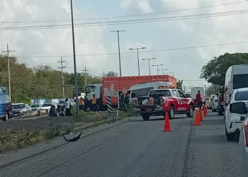 Accidente en carretera Playa del Carmen-Benito Juárez deja un lesionado