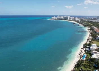 Cómo ha cambiado Cancún en 55 años: de isla deshabitada a paraíso turístico