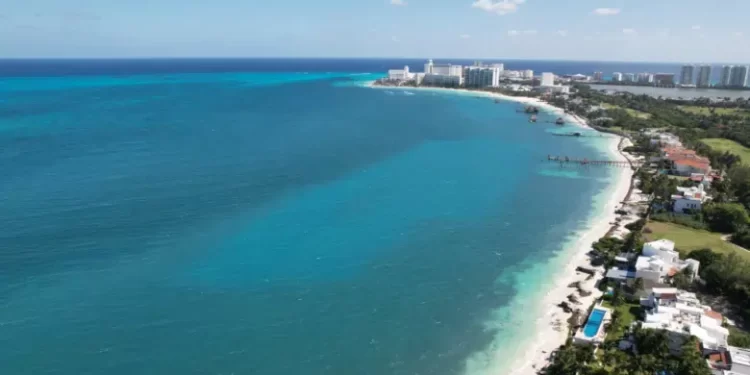 Cómo ha cambiado Cancún en 55 años: de isla deshabitada a paraíso turístico
