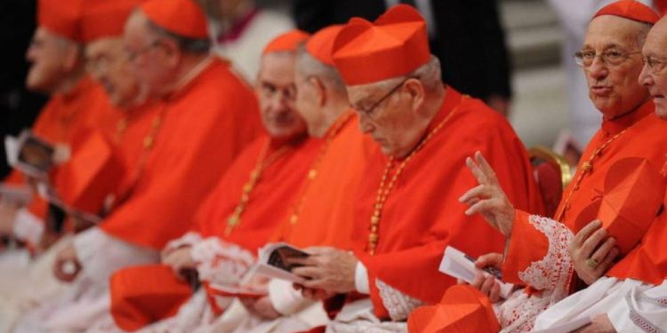 Primera congregacion de cardenales proceso para elegir al nuevo papa