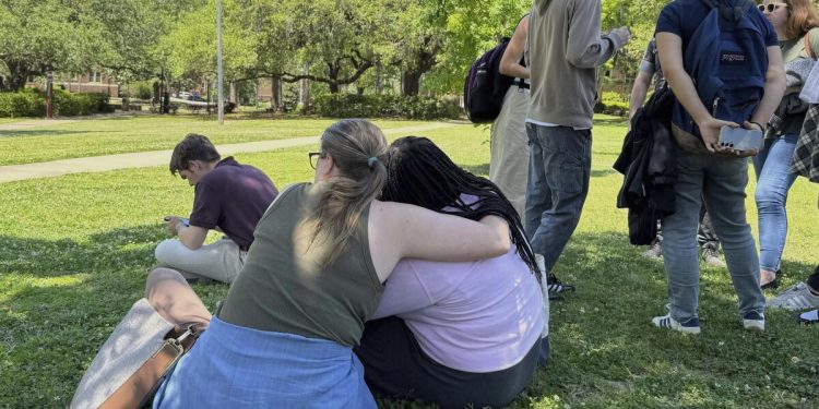 Seis heridos tras tiroteo en campus de la Universidad Estatal de Florida