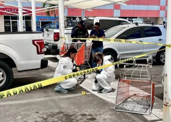Sujetos roban barbería en la Multiplaza Santa Fe de Benito Juárez