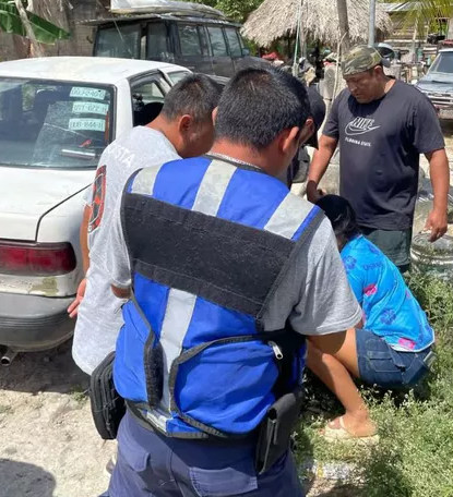Paramedicos ayudando