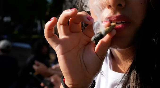 ¿Cuál es la edad promedio de inicio en drogas en Quintana Roo?