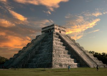 Tren Maya para visitar Chichén Itzá