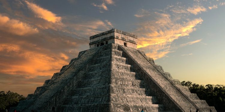 Tren Maya para visitar Chichén Itzá
