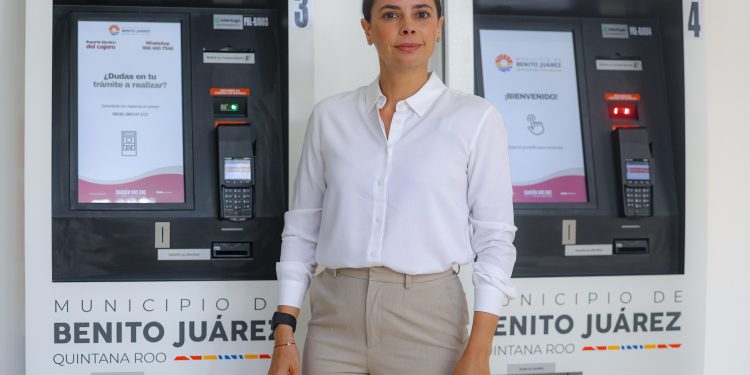 Ana Paty Peralta inauguró 8 módulos inteligentes para pago de impuestos en Cancún