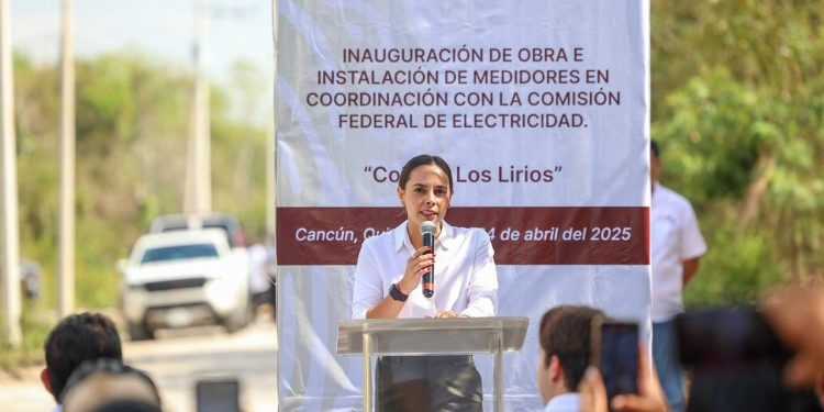 Instalan 56 medidores en la colonia “Los Lirios” en Cancún