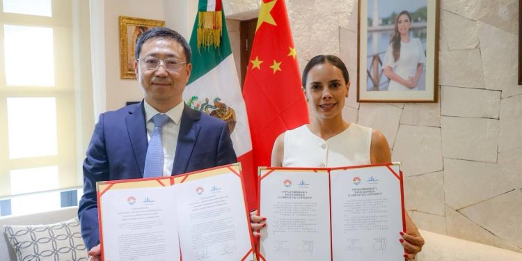 Ana Paty Peralta, sostuvo una reunión bilateral con el vicealcalde ejecutivo de Zhuhai, China, Sr. Yang Chuan