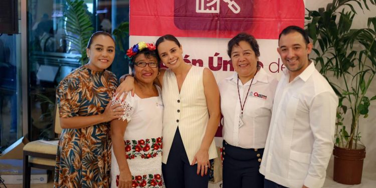 Ana Paty Peralta certifica a artesanas, artesanos y emprendedores en Cancún