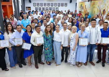 Entregan del distintivo “Corazón Azul” a 80 miembros de organizaciones religiosas y ministros de culto en Cancún