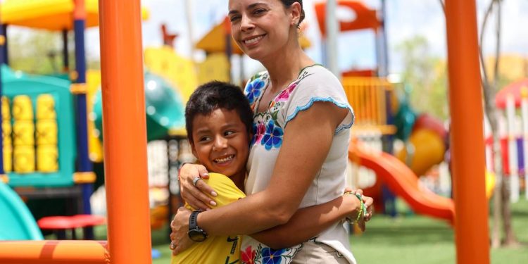 Supervisan la construcción del primer parque infantil del Fraccionamiento Cielo Nuevo